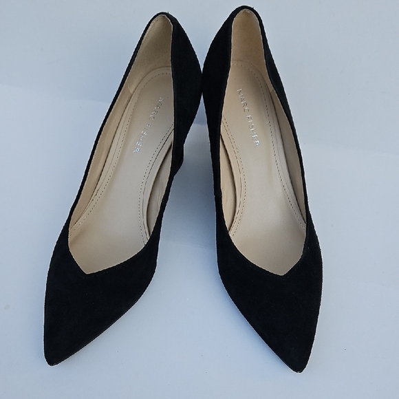 Marc Fisher Black Heels Classic Design - Picture 3 of 12